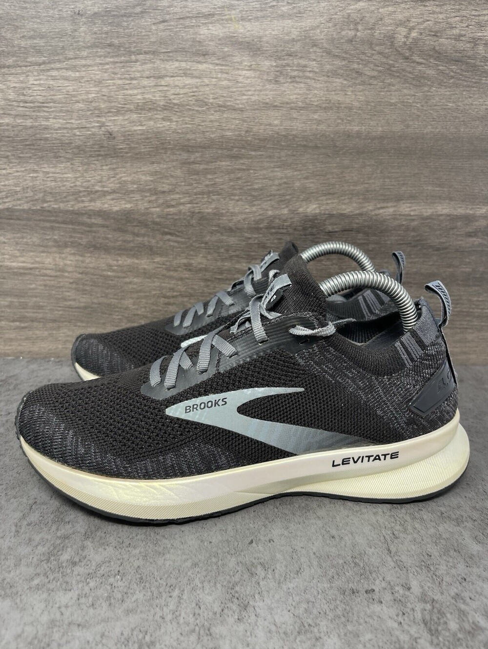 Brooks Levitate StealthFit 5 Black Grey Size 8 Womens Running Shoes Sneakers